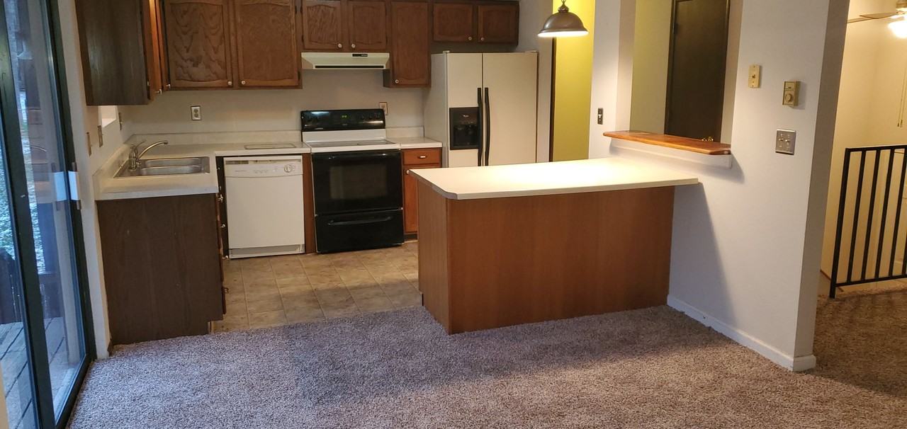 8303 W Southeast Ct - Photo 4 of 15