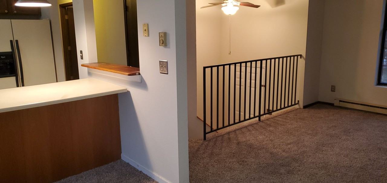 8303 W Southeast Ct - Photo 5 of 15