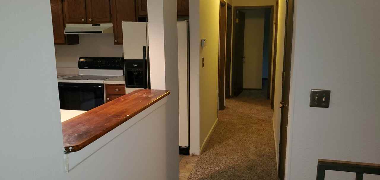 8303 W Southeast Ct - Photo 6 of 15