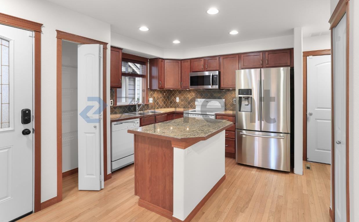 2508 204th Pl Sw - Photo 5 of 21