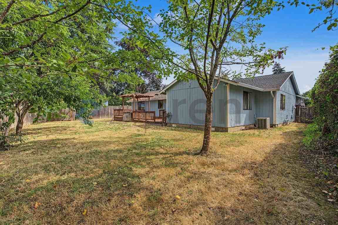 2165 Sw 208th Ave - Photo 7 of 26