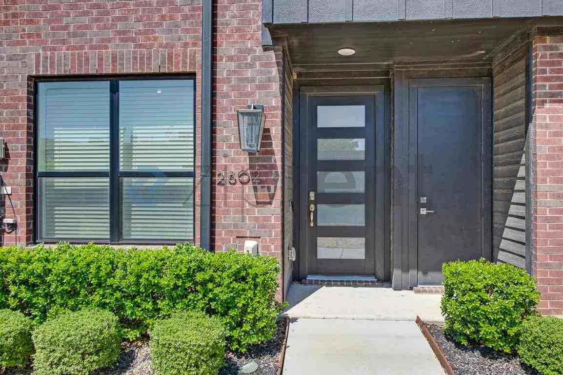 2802 Addison Park Ln - Photo 2 of 34