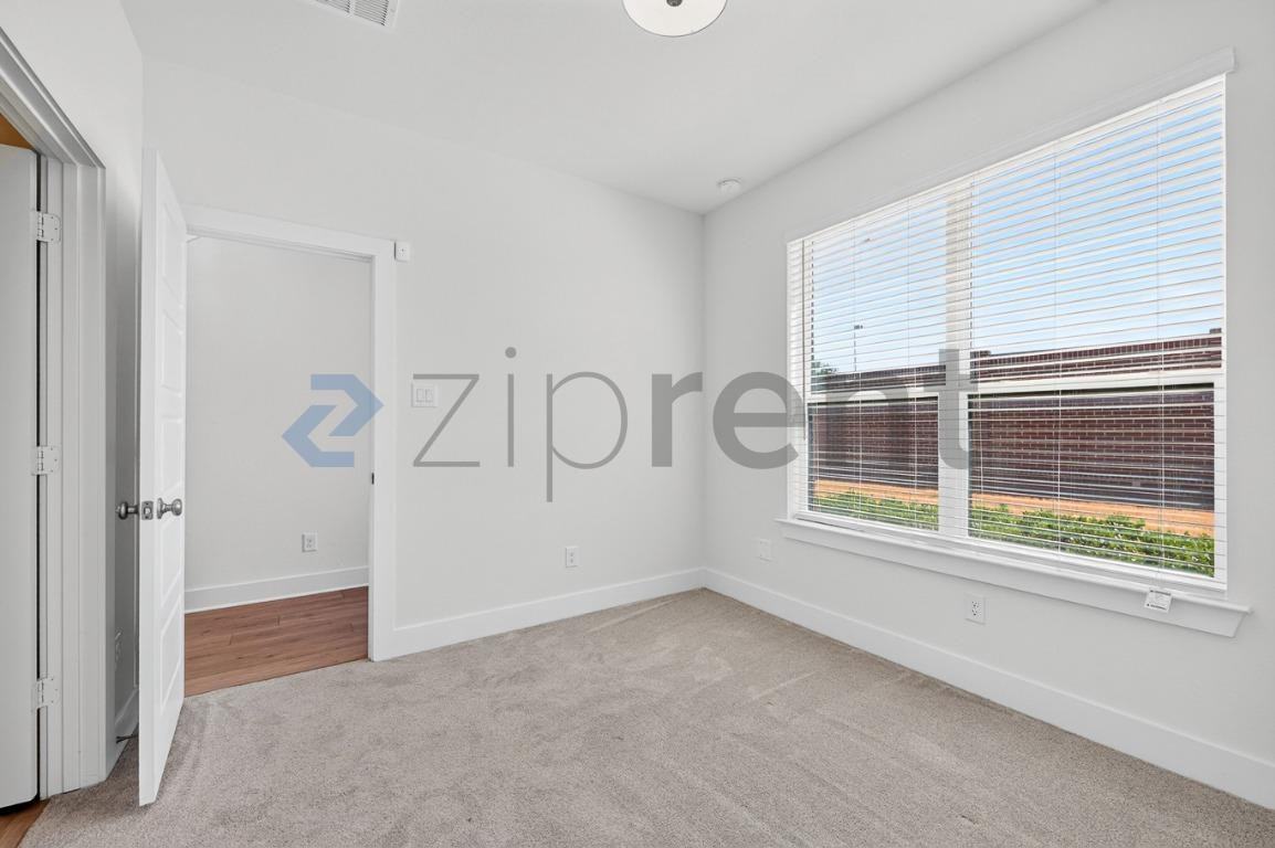 2802 Addison Park Ln - Photo 6 of 34