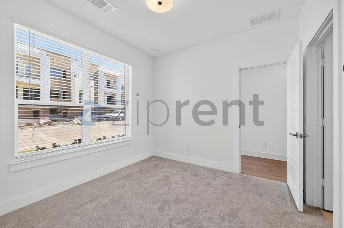1733 W Cantey St - Photo 6 of 38