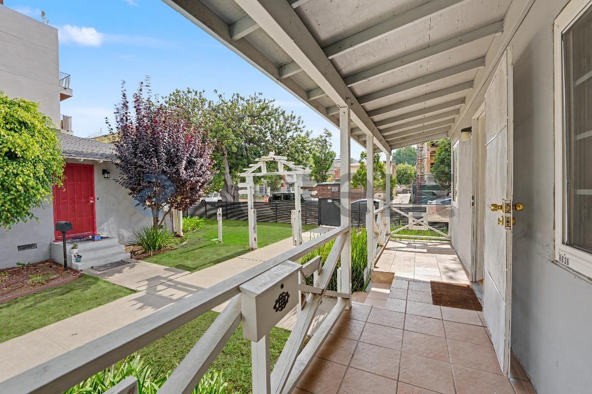 8836 Ramsgate Ave - Photo 5 of 11