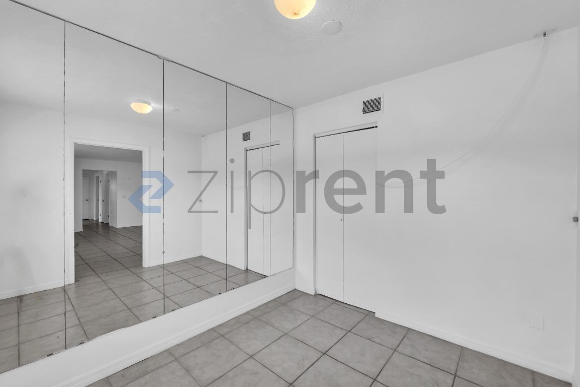 11706 Oban Ave - Photo 6 of 17