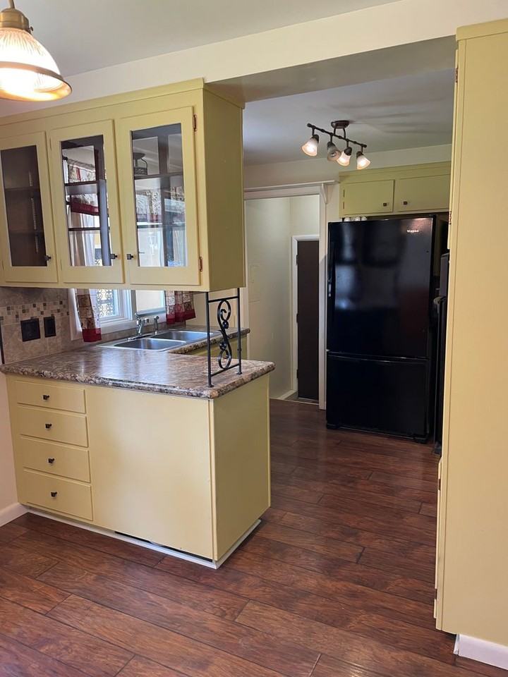 2638 Clark Ave - Photo 4 of 28