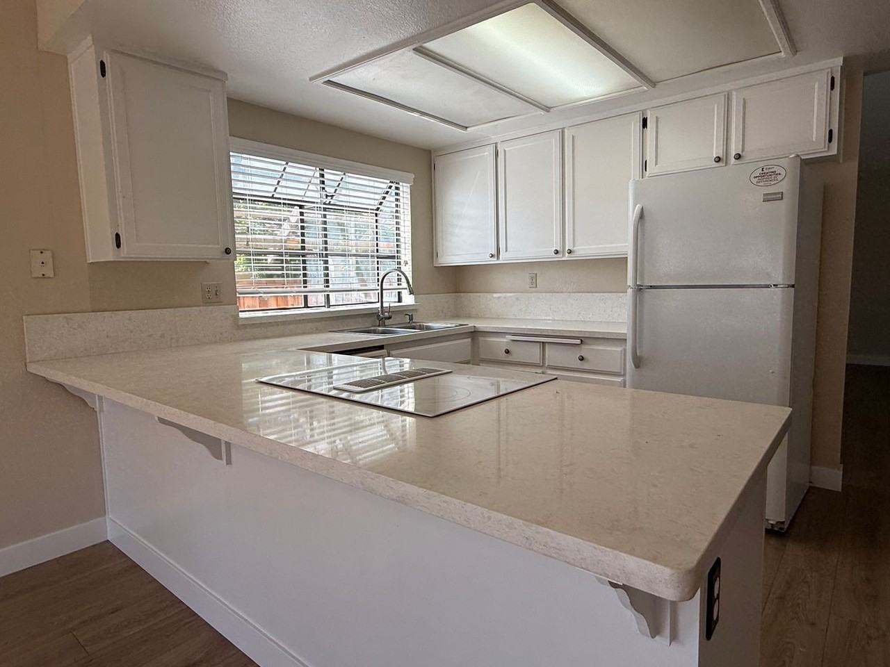 535 Bayview Park Dr - Photo 2 of 15
