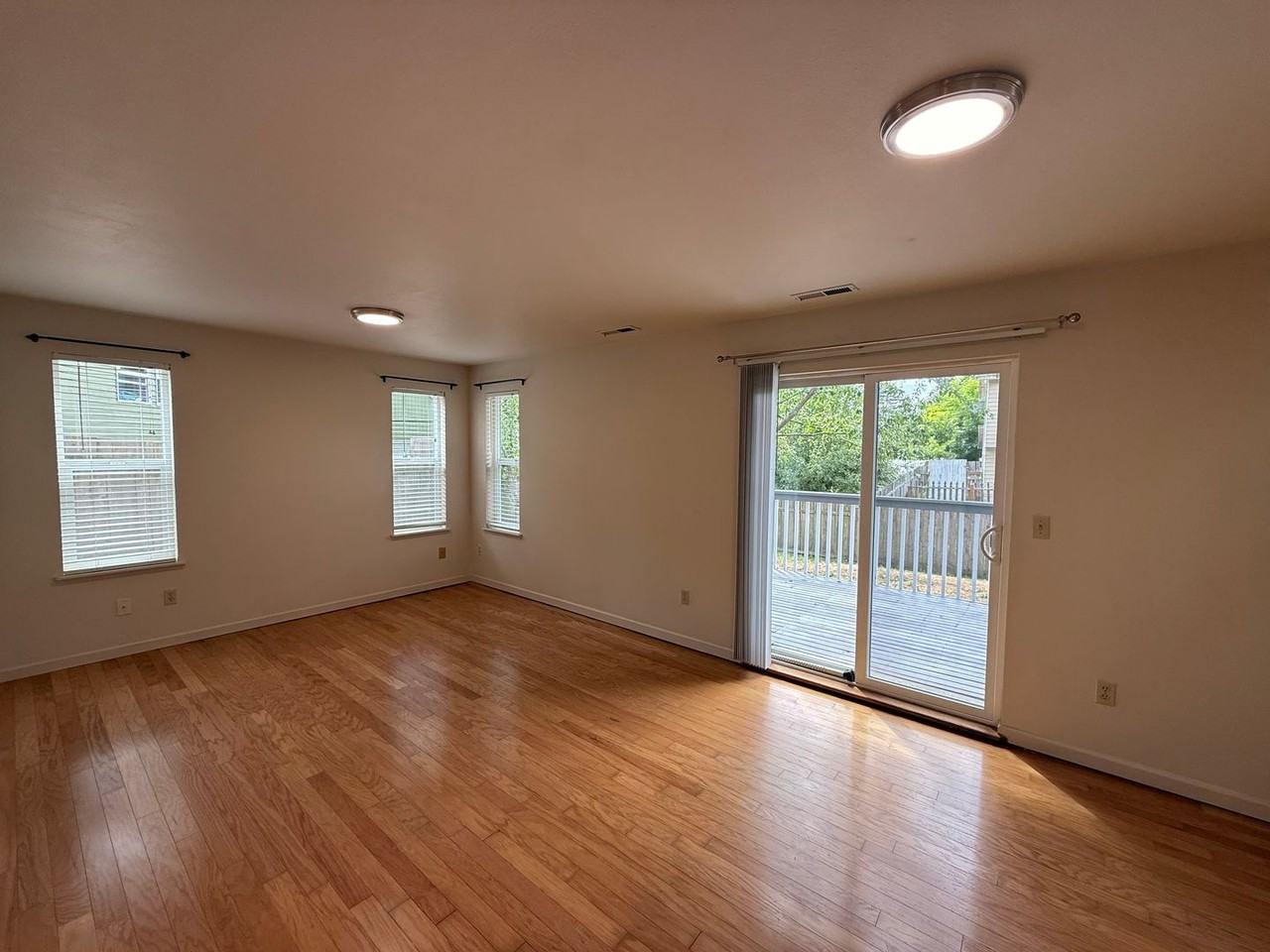 15626 53rd Pl W - Photo 5 of 18