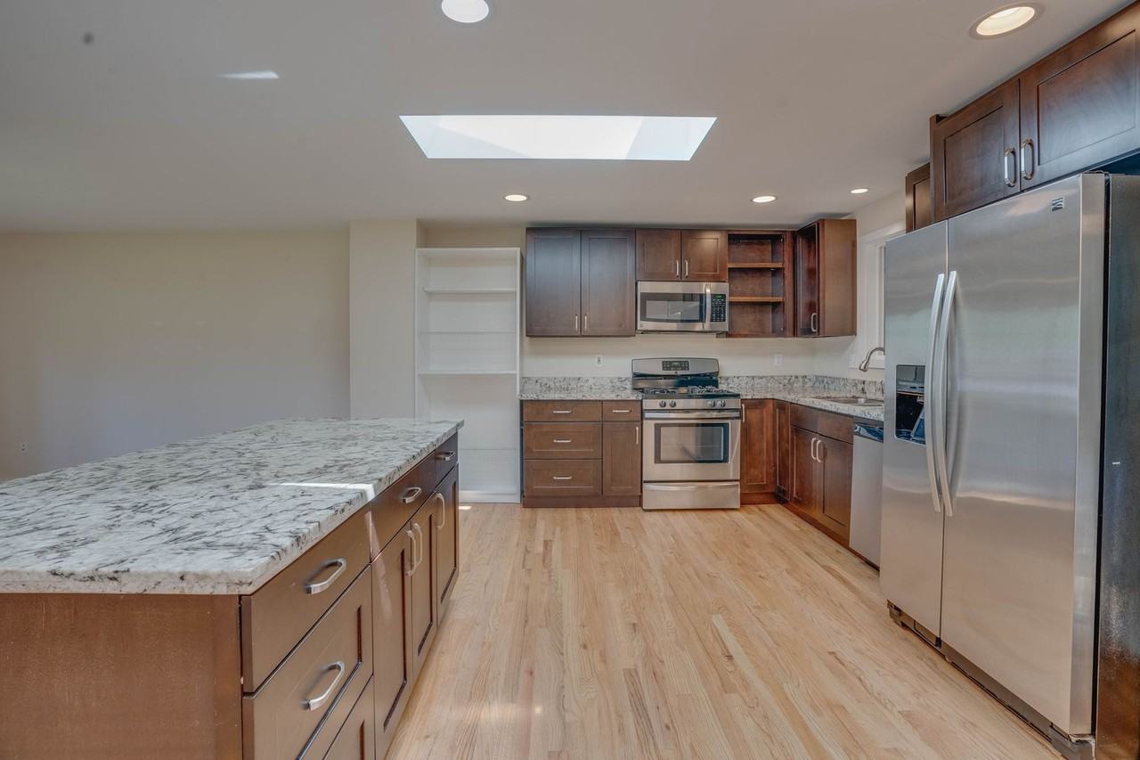 18038 1st Ave Ne - Photo 6 of 14