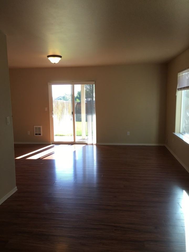 1235 Sw 27th St - Photo 6 of 26