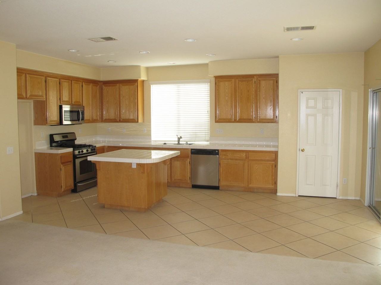 27850 Starfall Way - Photo 7 of 23