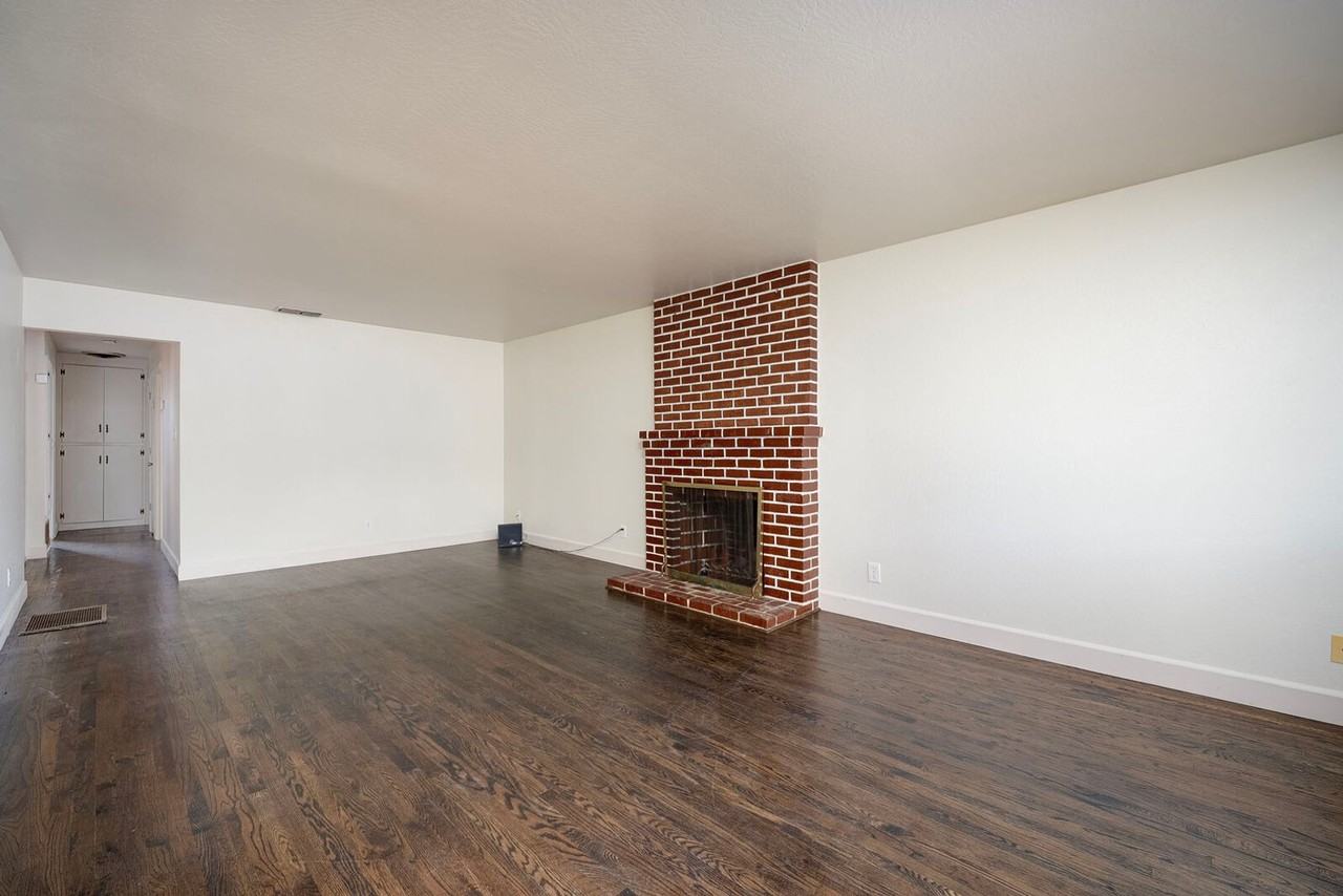 1757 Wakefield Way - Photo 4 of 22