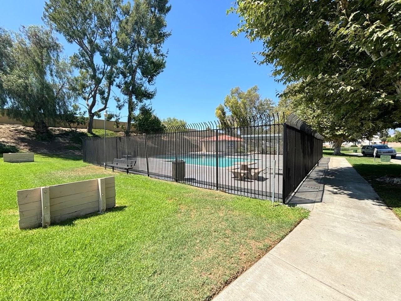 836 Cisco St - Photo 2 of 20