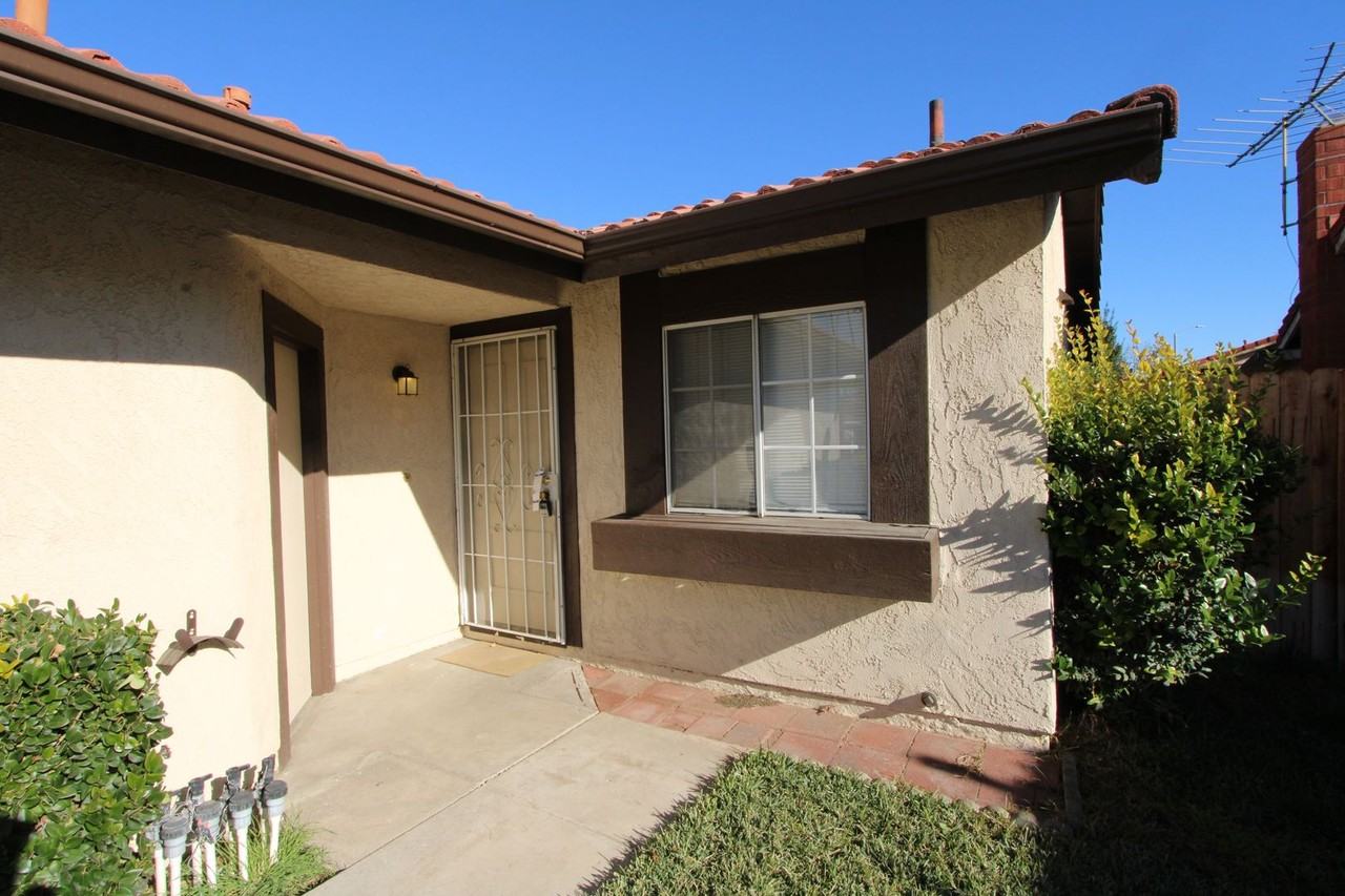 836 Cisco St - Photo 4 of 20