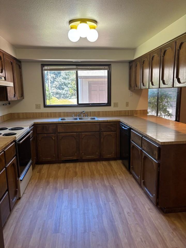 7606 Nw 3rd Ave - Photo 6 of 21
