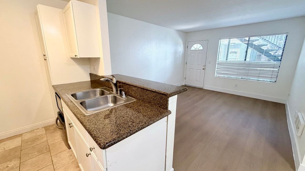 4440 Cherokee Ave #3 - Photo 4 of 15