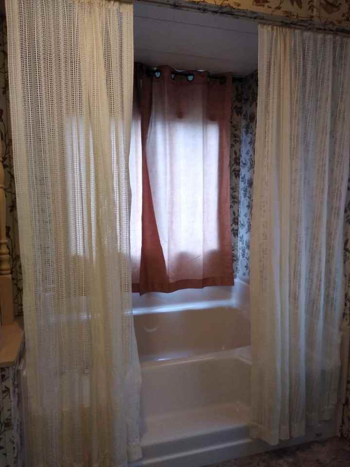 143 Temple St - Photo 4 of 19