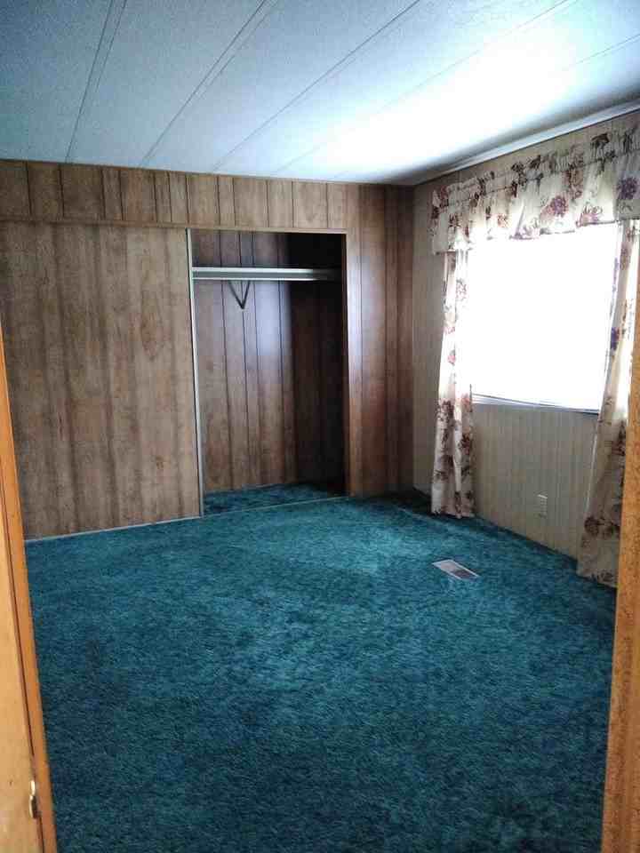 143 Temple St - Photo 5 of 19