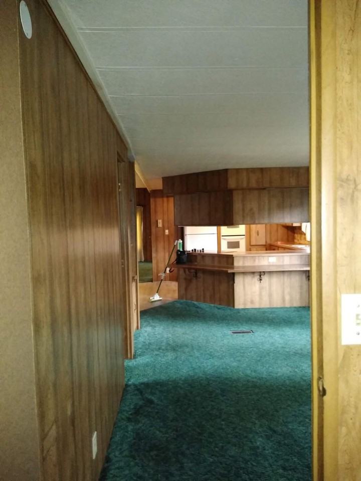 143 Temple St - Photo 6 of 19