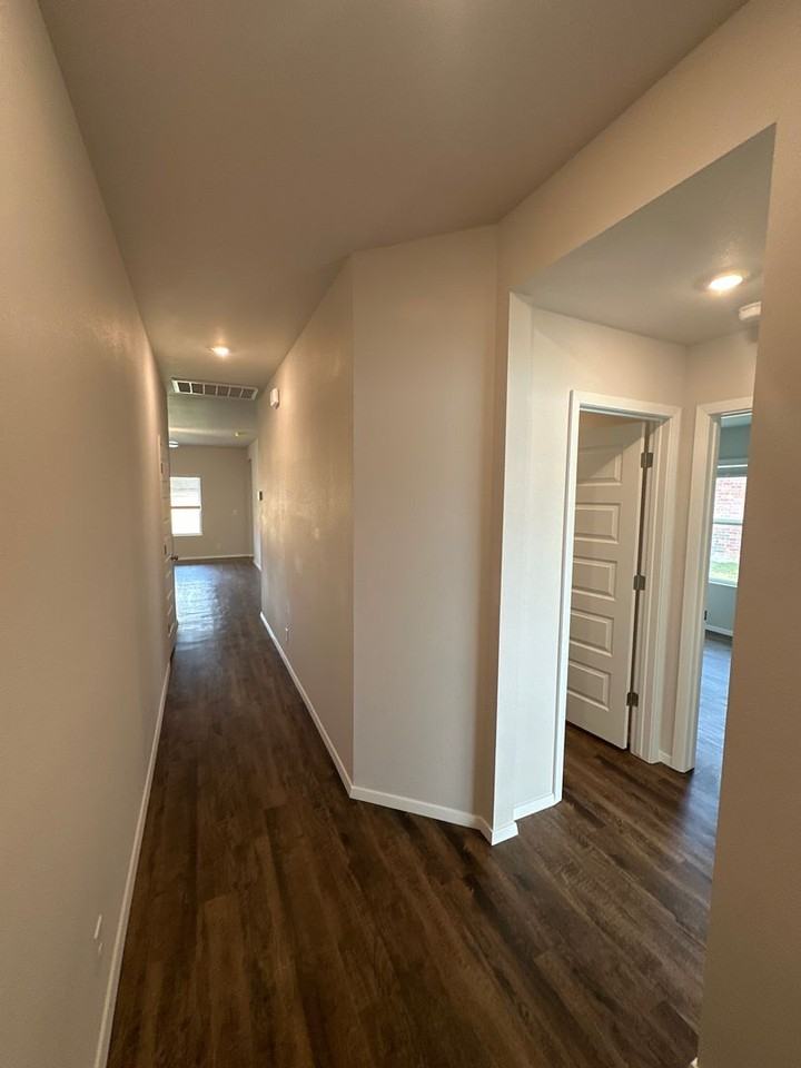 1212 E Gary St - Photo 5 of 19