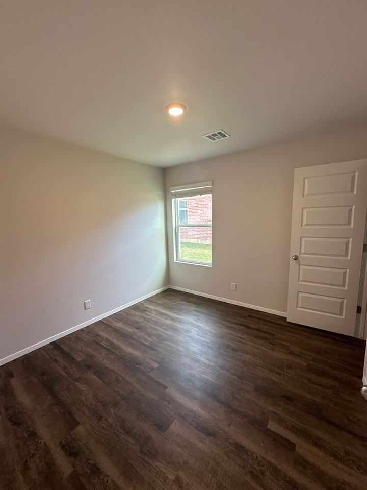 1212 E Gary St - Photo 7 of 19