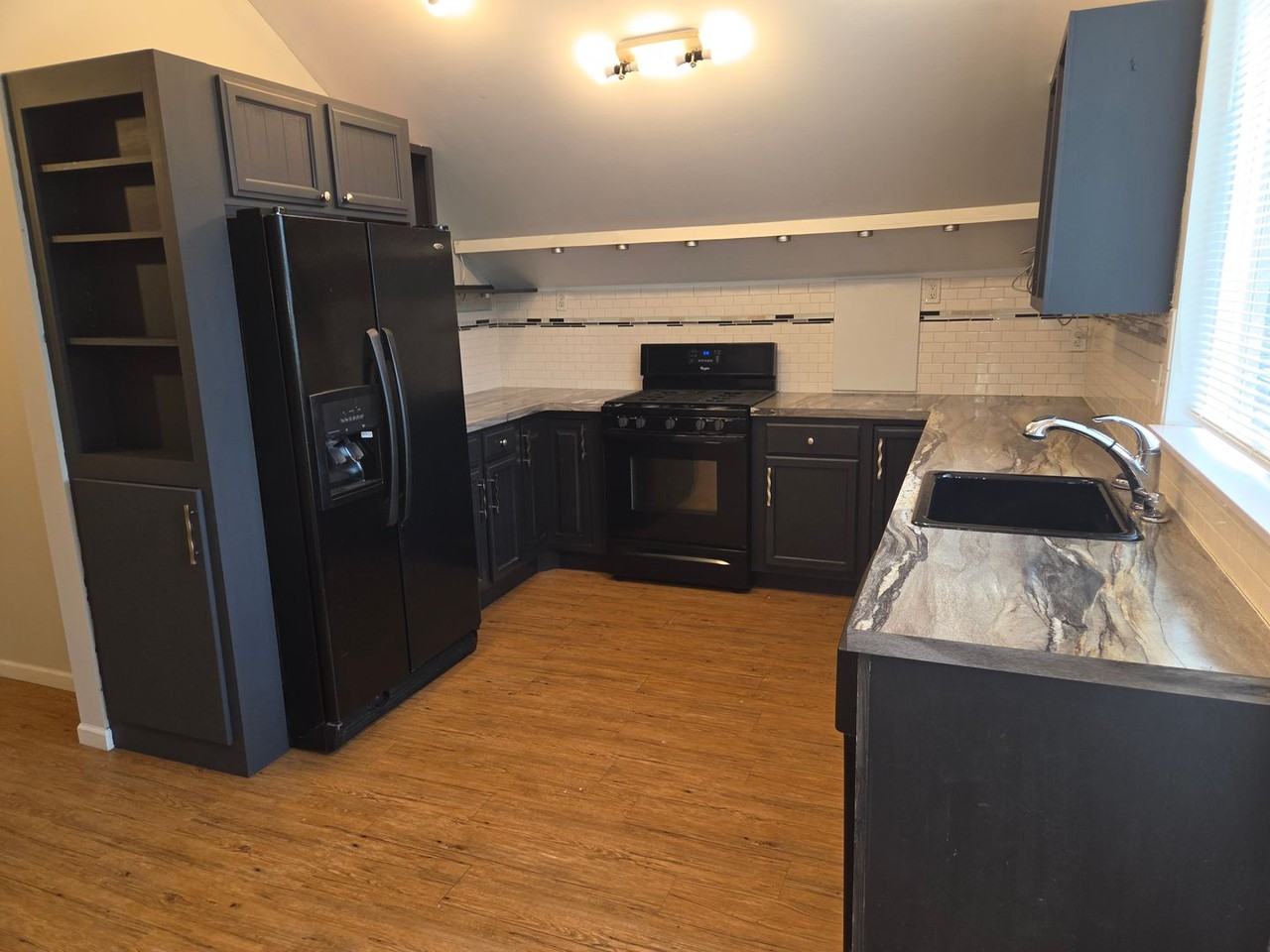 604 Florence Ave - Photo 6 of 11