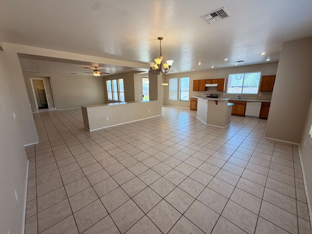 9817 W Las Palmaritas Dr - Photo 5 of 31