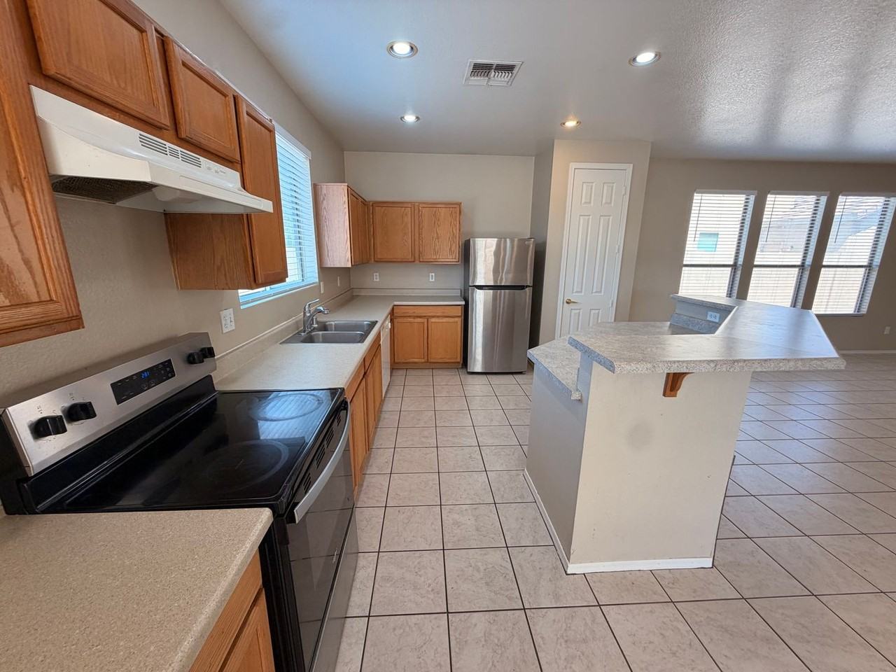 9817 W Las Palmaritas Dr - Photo 7 of 31