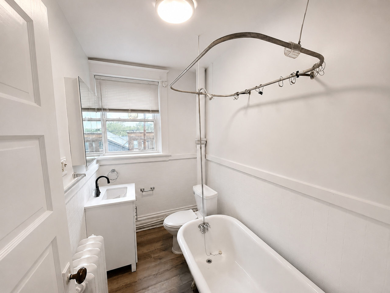 707 Warren St - Photo 5 of 9