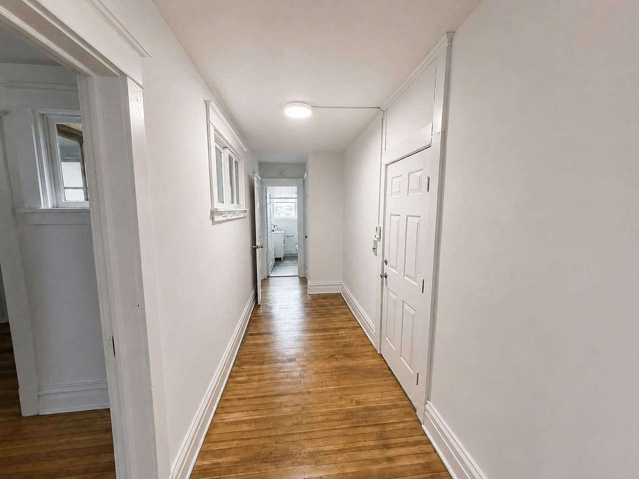 707 Warren St - Photo 6 of 9