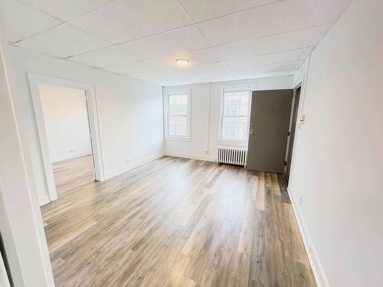 720 Warren St - Photo 2 of 9