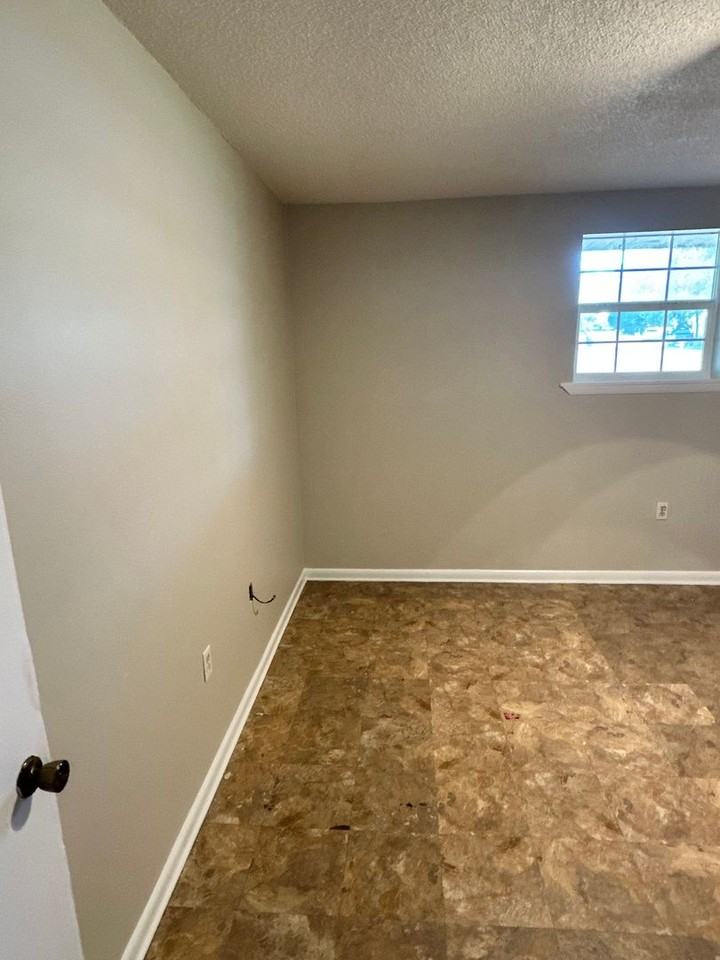 63 Groner St - Photo 4 of 20