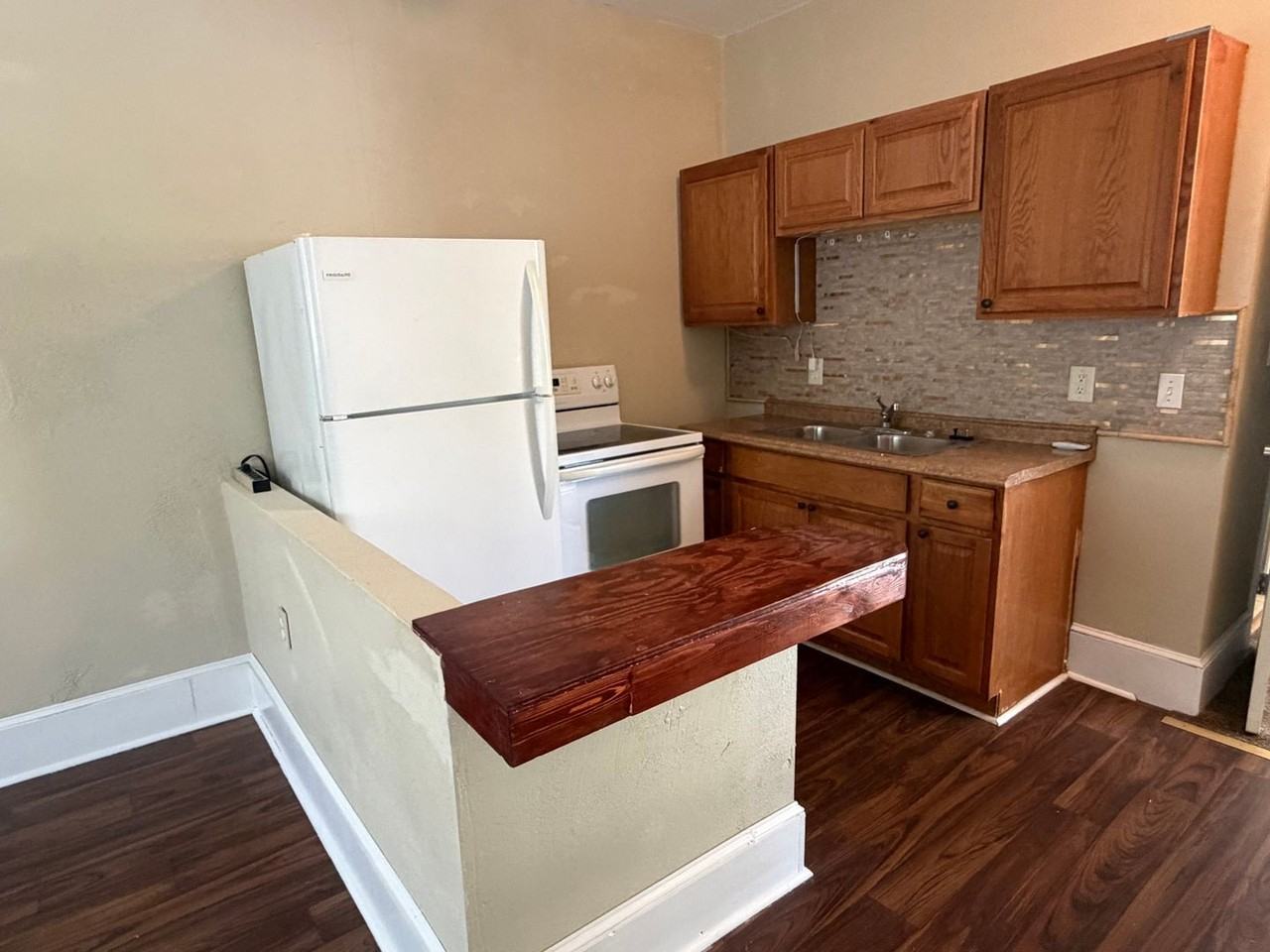 223 35th St N - Photo 2 of 7