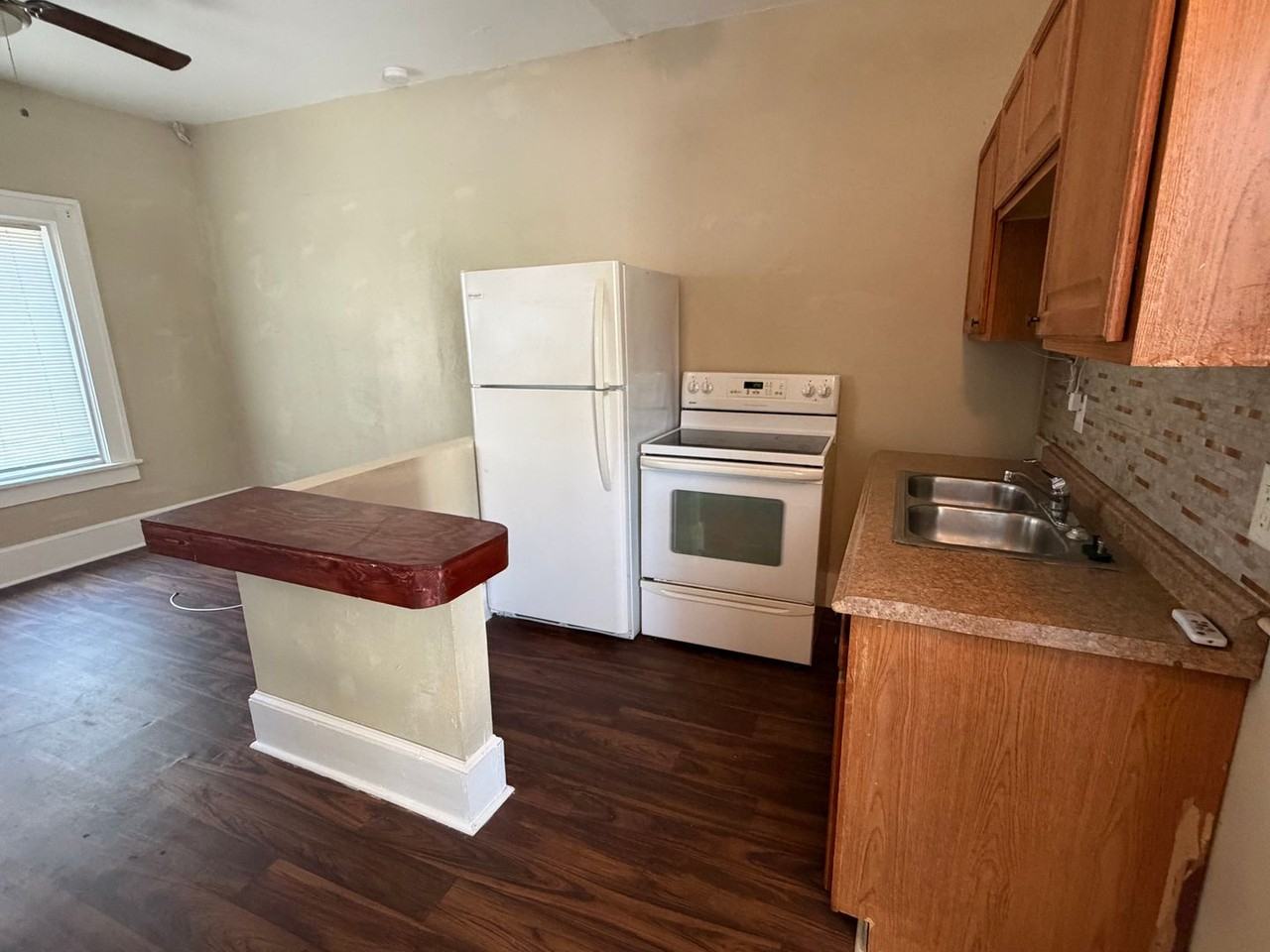 223 35th St N - Photo 3 of 7