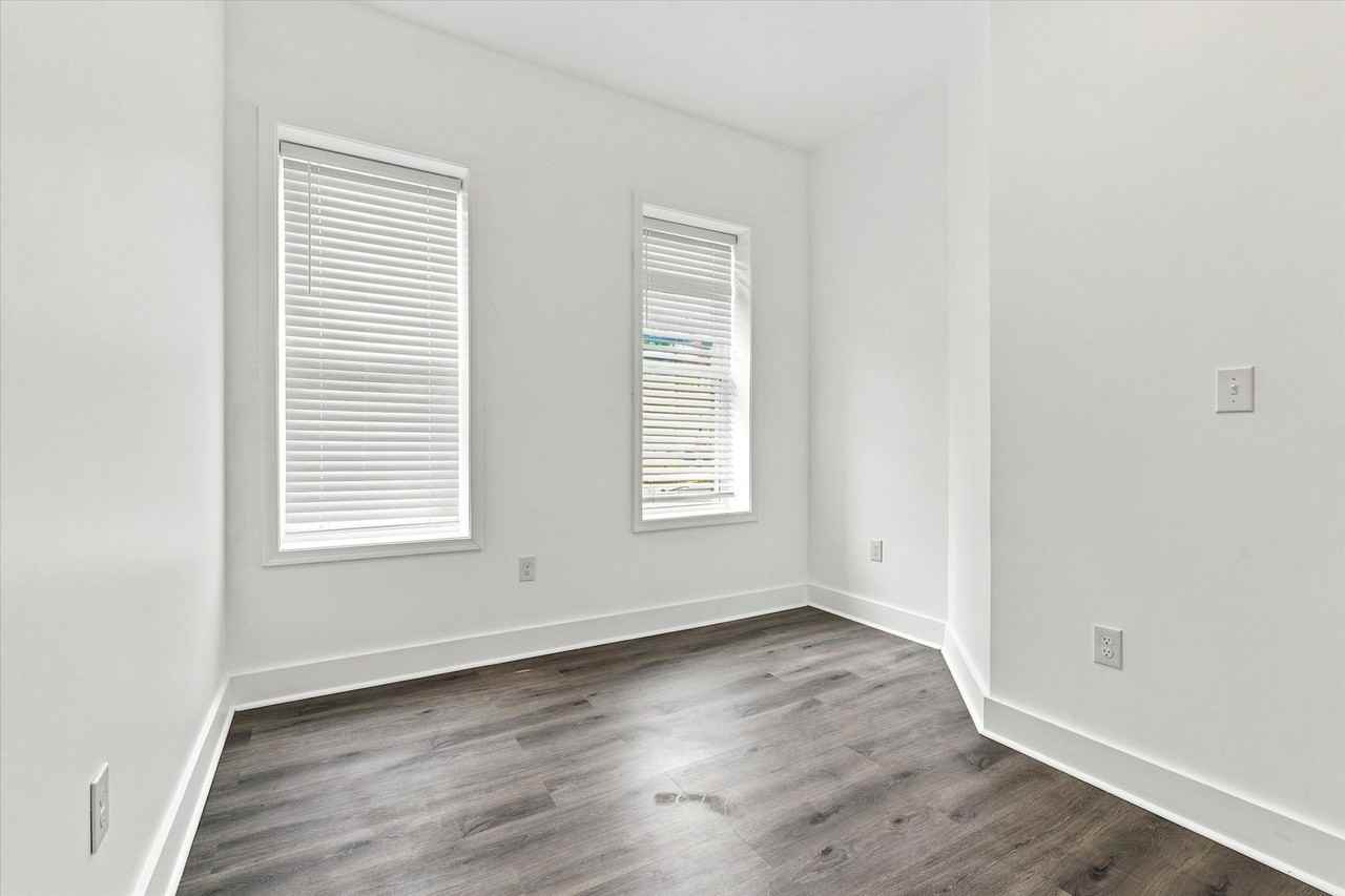 2009 N Stillman St - Photo 4 of 15