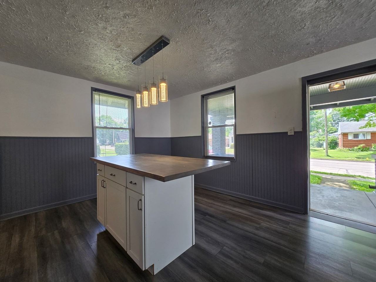 2832 Rushland Dr - Photo 3 of 38
