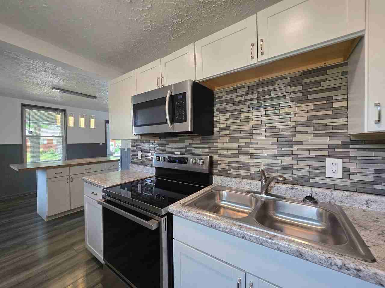 2832 Rushland Dr - Photo 4 of 38