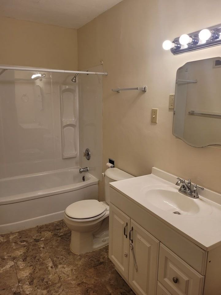 1626 Anthony St - Photo 2 of 9