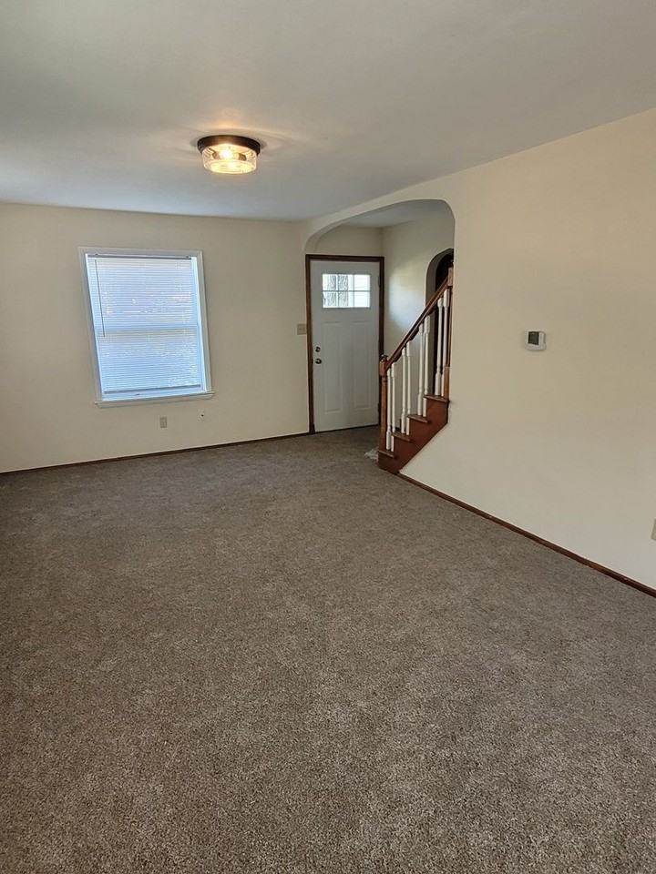 1626 Anthony St - Photo 5 of 9