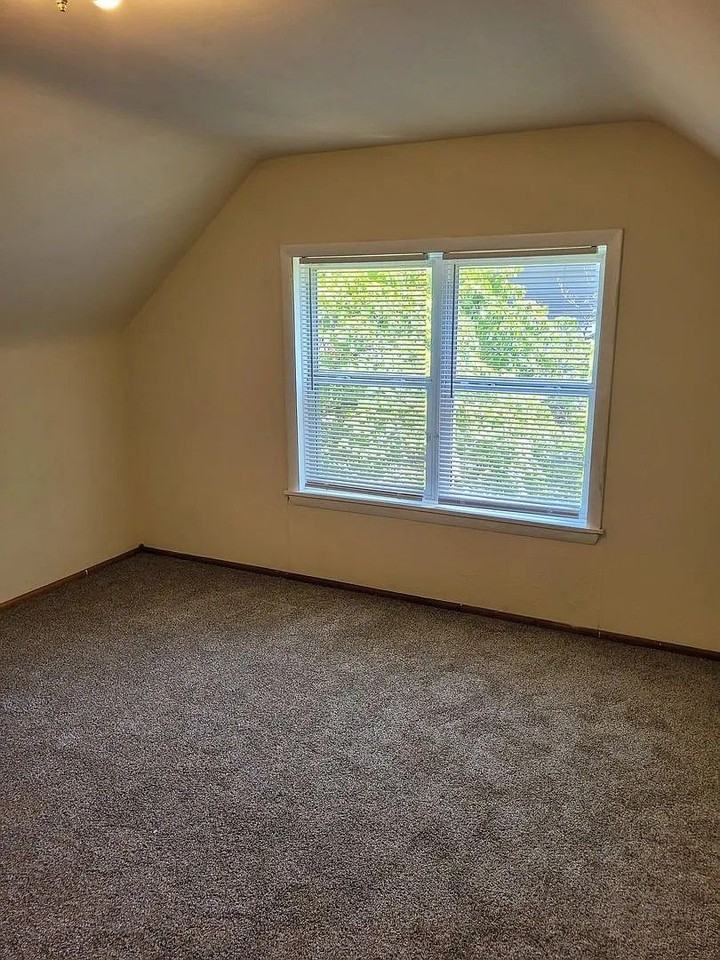 1626 Anthony St - Photo 7 of 9