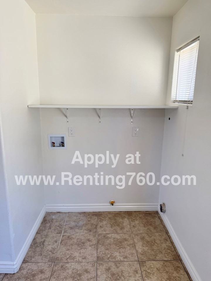 8650 Abeland Rd - Photo 7 of 31