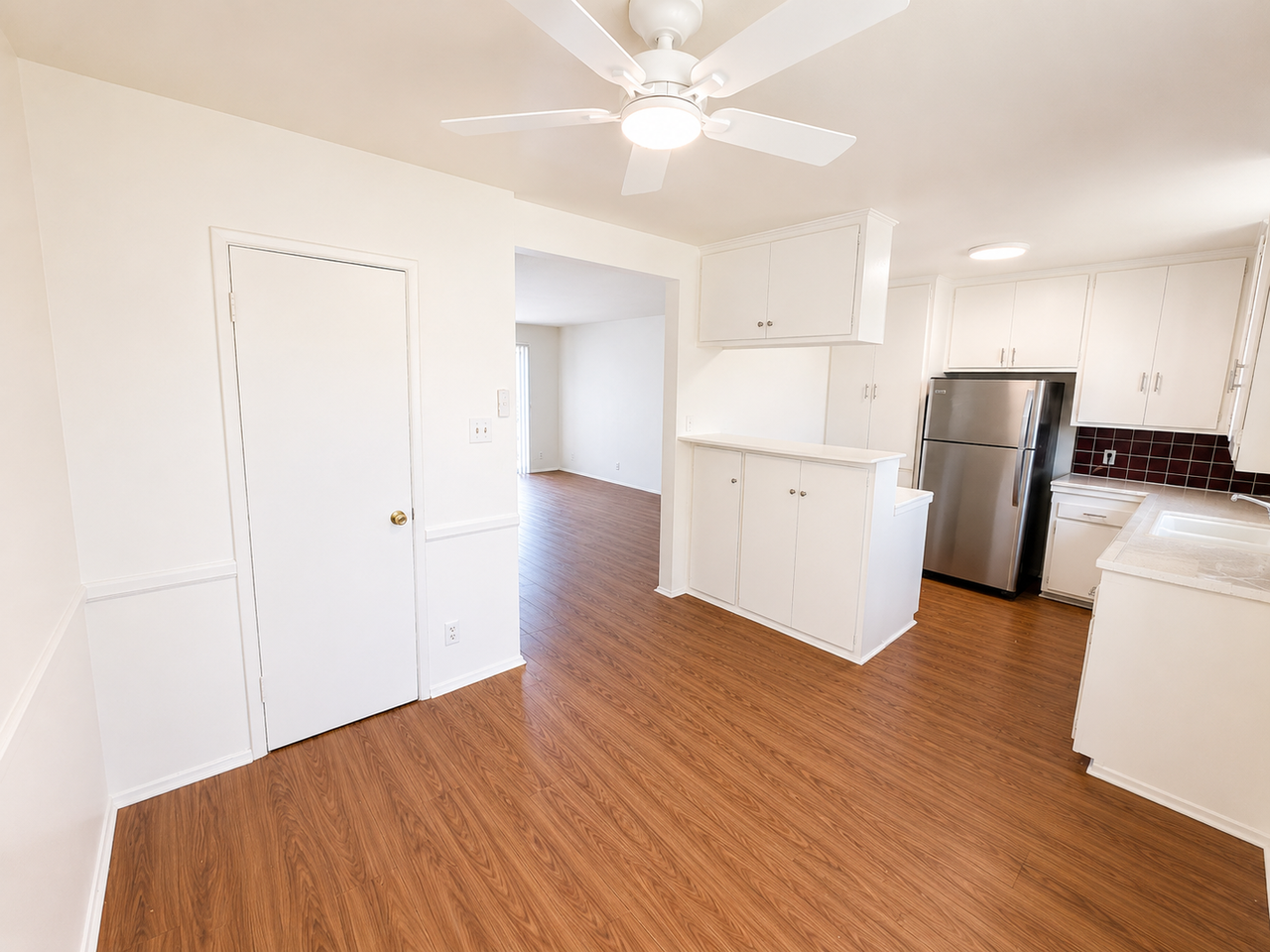 Camarillo 10250 - Photo 3 of 10