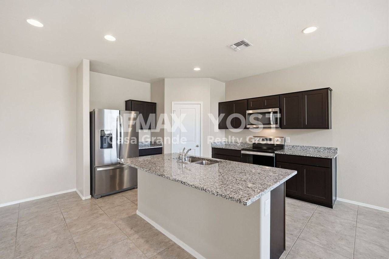 3570 N Cinnabar Pl - Photo 4 of 22