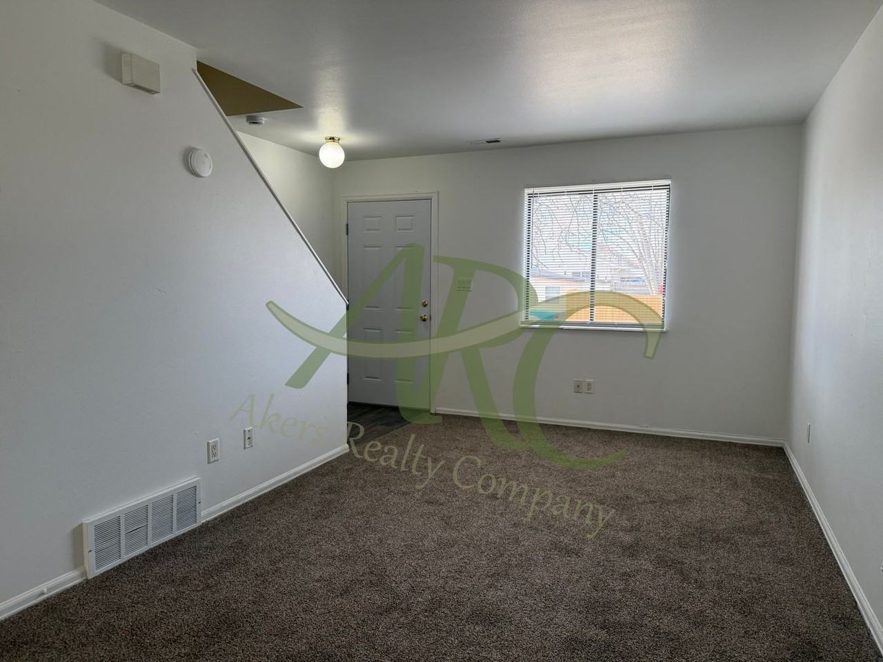 1401 E 19th St - Photo 3 of 12