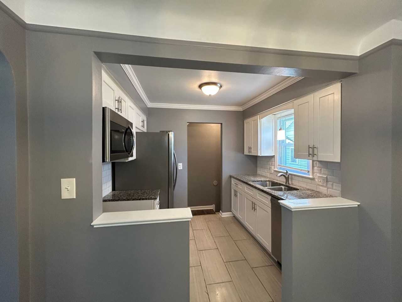4126 Hinsdale Rd - Photo 7 of 50