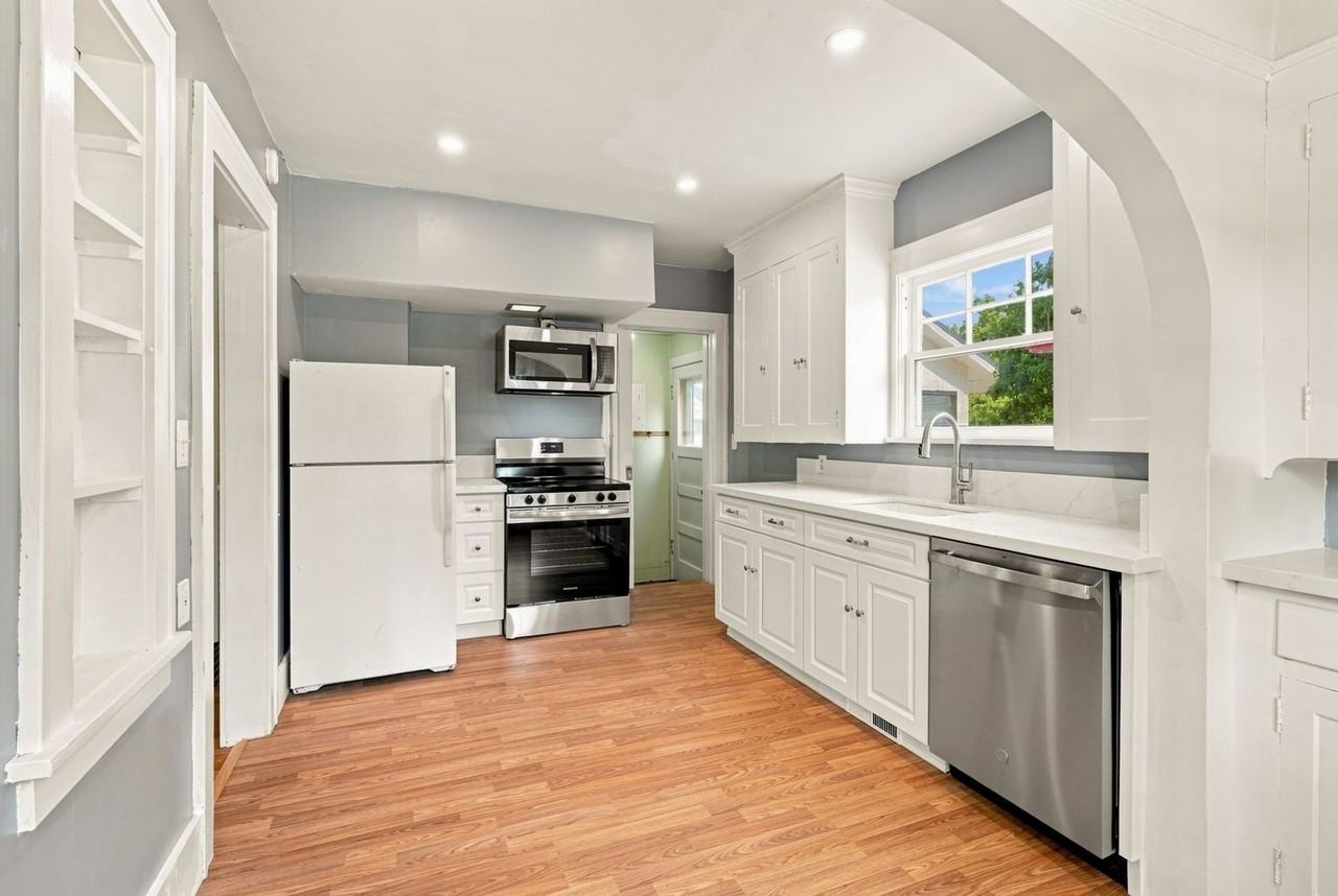 6521 Se 16th Ave - Photo 4 of 23