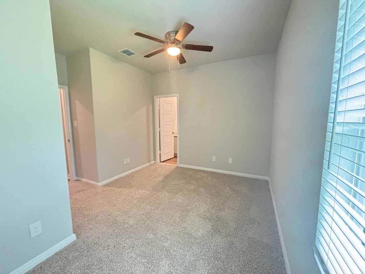 13350 13350 Rowdy CV San Antonio, TX 78249 #101 - Photo 3 of 21