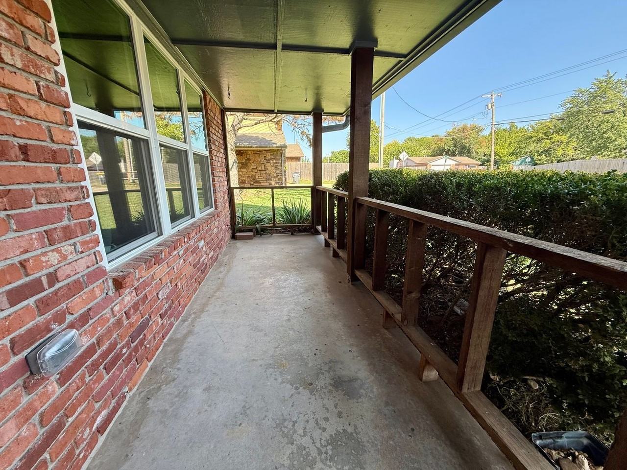 137 E K Pl - Photo 3 of 22