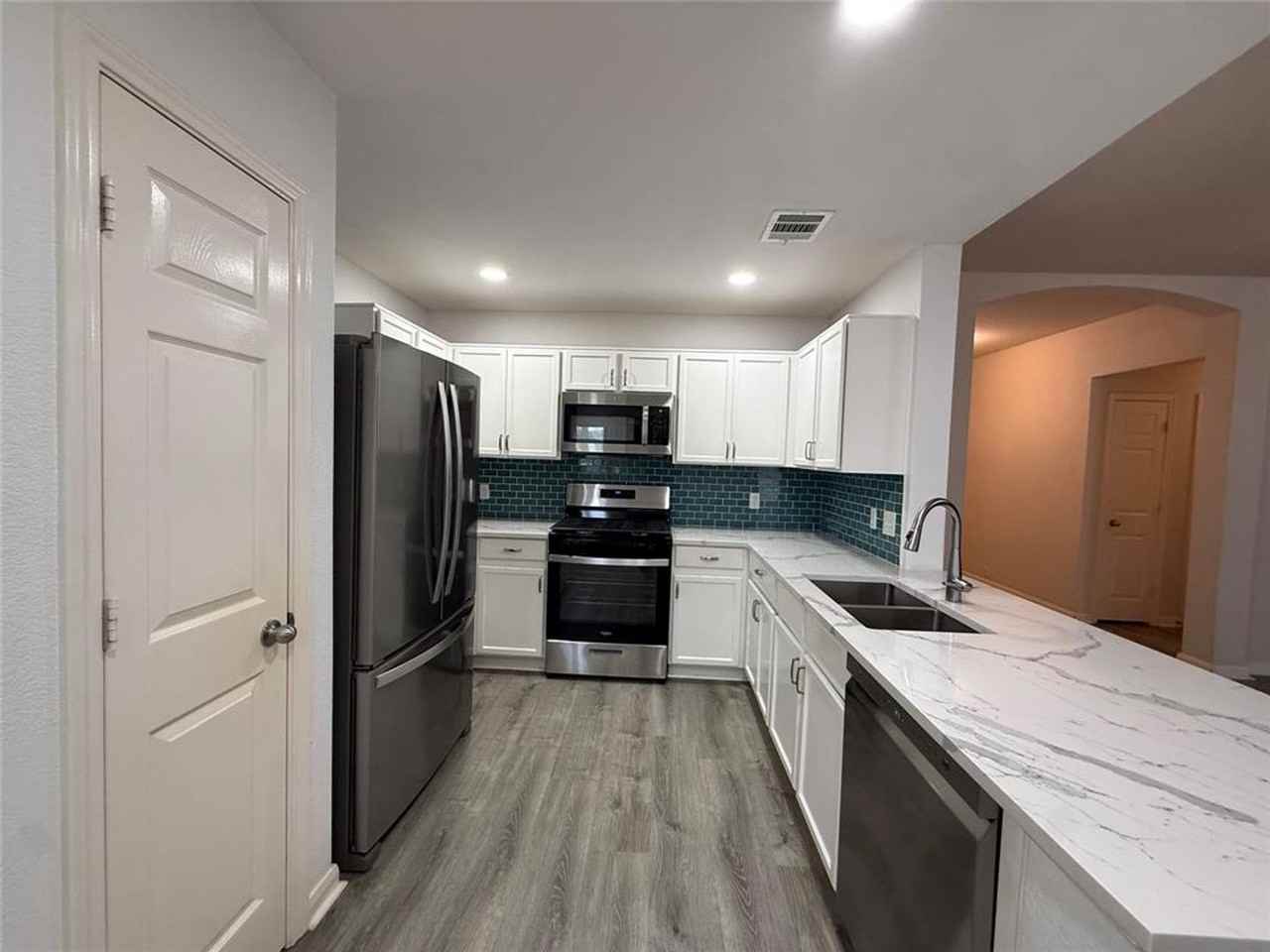 645 Arrowood Pl - Photo 4 of 24